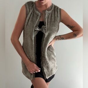 Simply Vera Vera Wang Taupe Faux Fur Vest